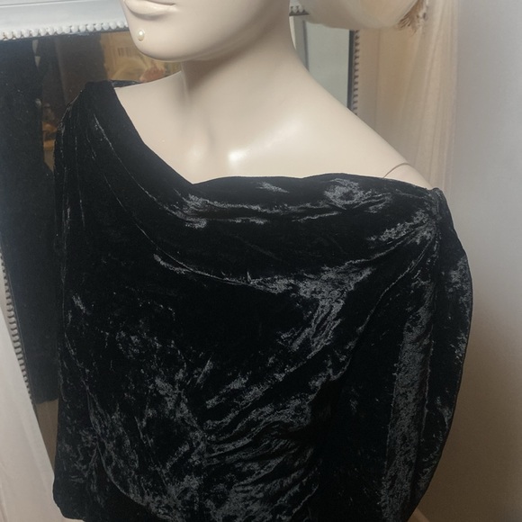 Beautiful  vintage 40s silk velvet little black dress boatneck - Picture 3 of 6